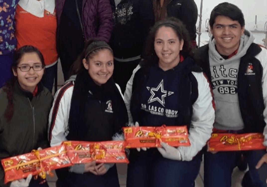 AMO would like to thank the wonderful high school students who volunteered to interpret  for us!  Estefania, Michelle, Cesiah and Juan - You guys ROCK!