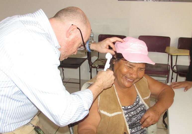 Dr. Lee examining patient